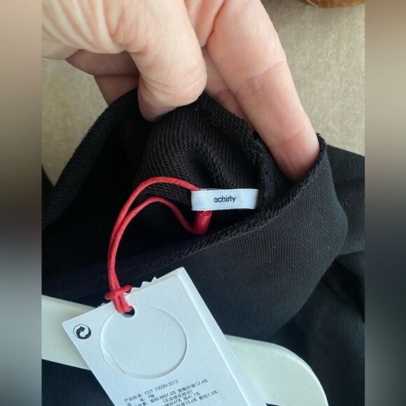 Ochirly x peanuts black turtleneck sweater with one shoulder bare size medium - Picture 3 of 15